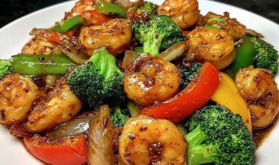 One-Pan High-Protein Shrimp Stir Fry with Noodles