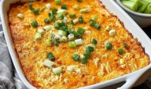 Healthy Buffalo Chicken Dip (1)